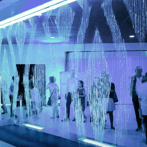 Digital water curtain with patterns